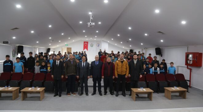 BAŞKAN ARSLAN GENÇLERİN SORULARINI CEVAPLADI