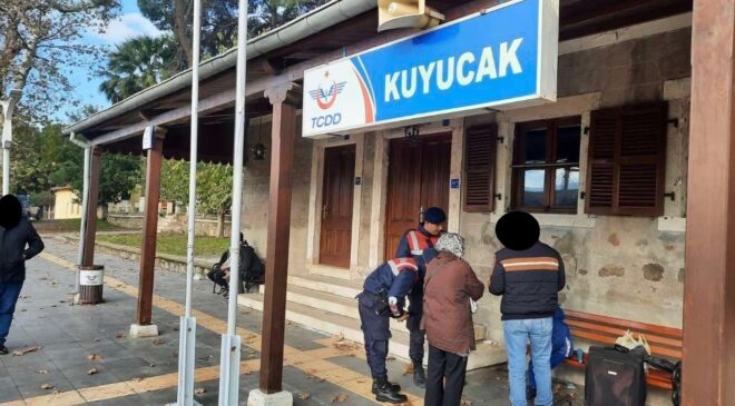 TRENDEKİ YOLCULUK ‘GÖZALTI’ İLE SON BULDU