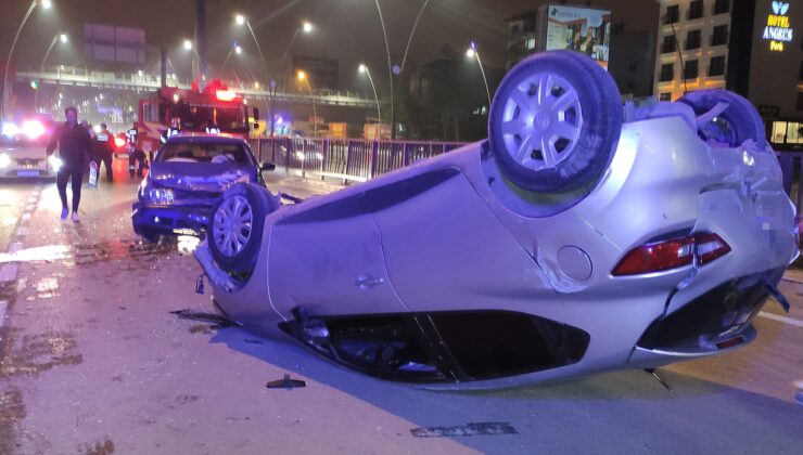 BARİYERE ÇARPAN OTOMOBİL TERS DÖNDÜ: 1 YARALI