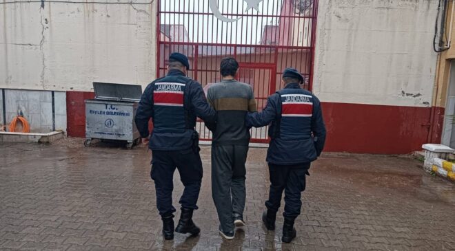 İŞ YERİ HIRSIZLIĞI ŞÜPHELİLERİ JANDARMADAN KAÇAMADI