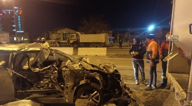 PARAMPARÇA OLAN OTOMOBİL, GENÇ KIZA MEZAR OLDU