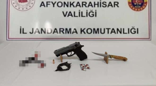 UYUŞTURUCUYU SATAMADAN JANDARMAYA YAKALANDI