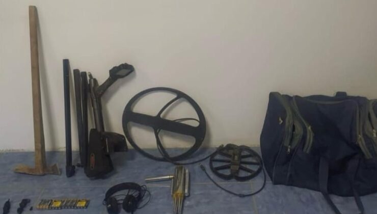 FOTOKAPANA YAKALAN DEFİNE AVCILAR SUÇÜSTÜ YAKALANDI