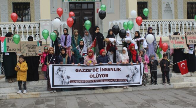 BALONLAR FİLİSTİNLİ ÇOCUKLAR İÇİN SEMAYA BIRAKILDI