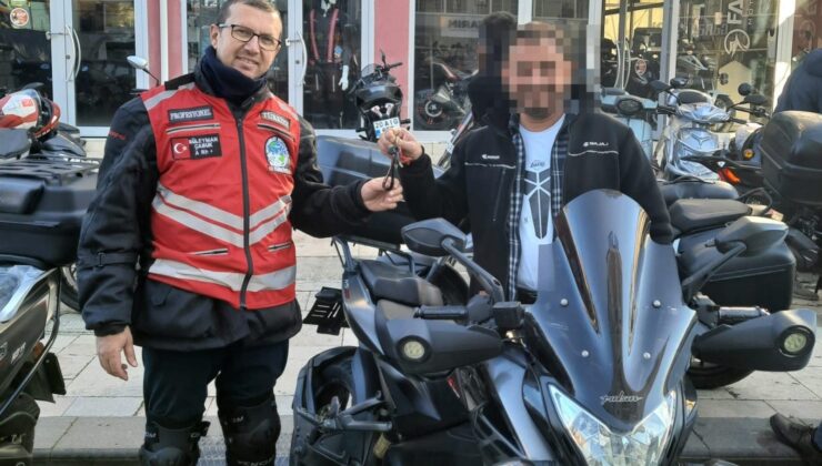 YENİ MOTORUYLA KAZA YAPAN ÖĞRETMEN HAYATINI KAYBETTİ