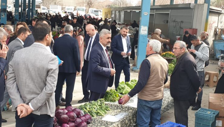 PINARKENT MAHALLESİ EVLADI TÜRKAY BERBEROĞLU’NU BAĞRINA BASTI