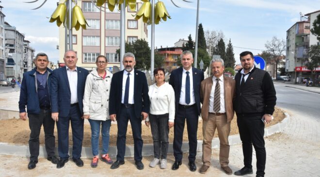 BAŞKAN ADAYI TÜRKAY BERBEROĞLU, MECLİS ÜYELERİYLE TAM KADRO SAHADA