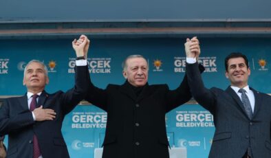 “ADAYLARIMIZ MİLLETE HİZMETKÂR OLMAK İÇİN KENTİN ALTINI ÜSTÜNE GETİRİYOR”