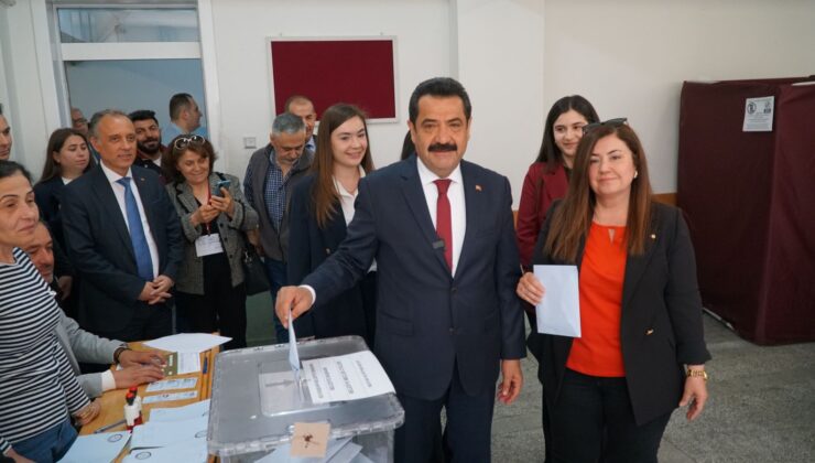 Ertemur, ailesiyle oyunu kullandı