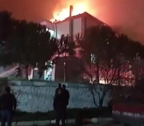 LOJMANDA ÇIKAN YANGIN KORKU VE PANİĞE NEDEN OLDU