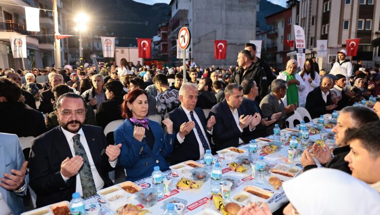 DENİZLİ MAHALLE İFTARLARINDA BULUŞUYOR