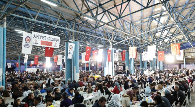 DENİZLİLİLER BÜYÜKŞEHİRİN MAHALLE İFTARLARINDA BULUŞUYOR