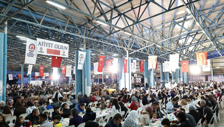 DENİZLİLİLER BÜYÜKŞEHİRİN MAHALLE İFTARLARINDA BULUŞUYOR