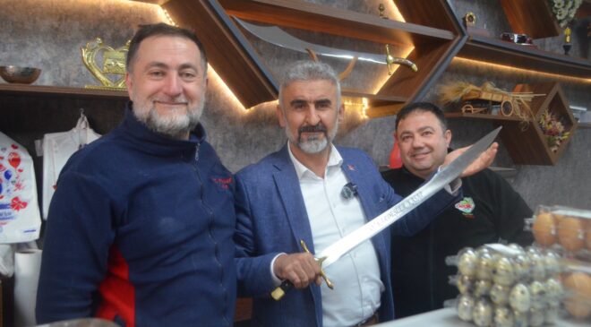 KUŞPINAR ESNAFI BERBEROĞLU’NU İSTEK YAĞMURUNA TUTTU