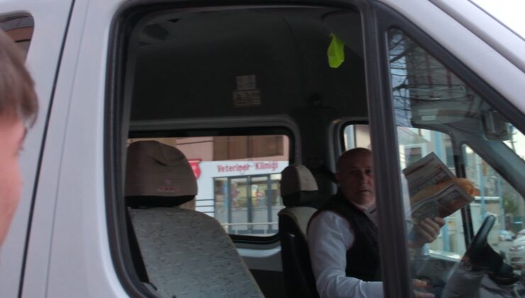 İFTAR ZAMANI TRAFİKTE KALANLARIN PİDESİ ERTEMUR’DAN