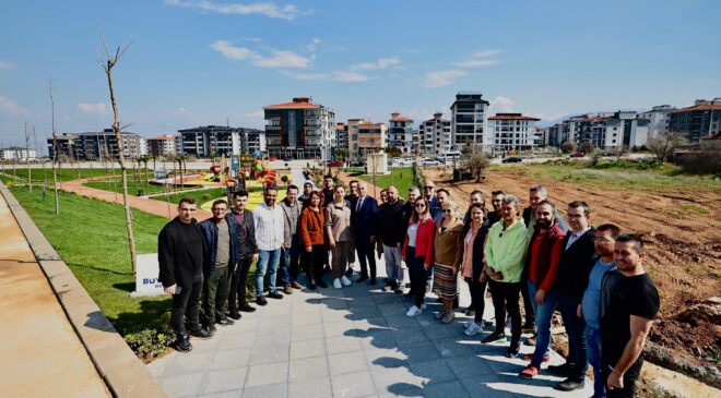 BÜYÜKŞEHİR’DEN YENİŞAFAK’A 3 PARK VE HALI SAHA