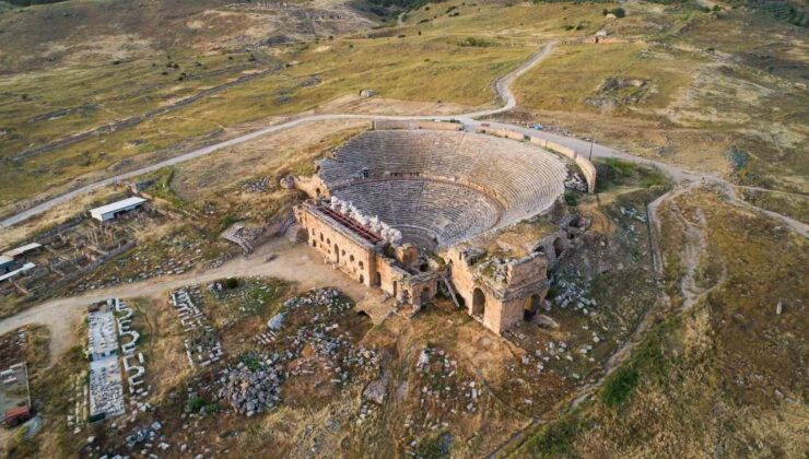 PAMUKKALE ÖREN YERİ TATİLİN GÖZDESİ OLDU