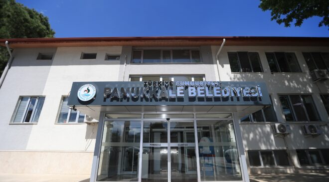 TÜRKİYE CUMHURİYETİ TABELASI PAMUKKALE BELEDİYESİ’NE ÇOK YAKIŞTI