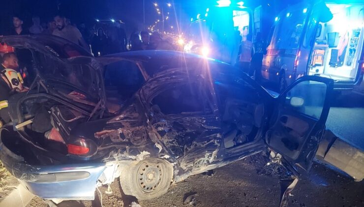 REFÜJE AŞAN TIR OTOMOBİLE ÇARPTI: 1’İ AĞIR 6 YARALI