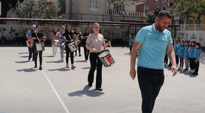 23 NİSAN’DA VELİLER ÇALACAK, ÖĞRENCİLER DİNLEYECEK
