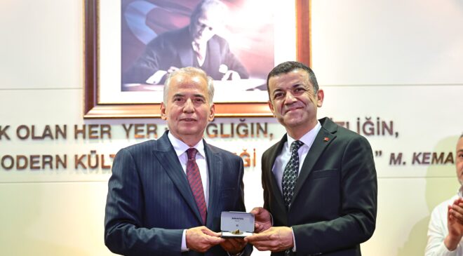BÜYÜKŞEHİR’DE DEVİR TESLİM YAPILDI