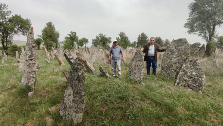 ÇİVRİL’DEKİ 1000 YILLIK BALBALLARA AKIN VAR