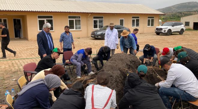PAÜ ZİRAAT FAKÜLTESİ İLK ‘FİDAN TÜPLEME’ İŞLEMİNİ GERÇEKLEŞTİRDİ