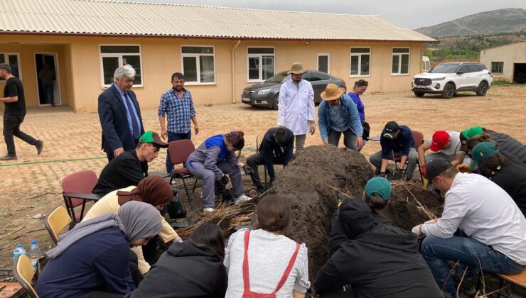 PAÜ ZİRAAT FAKÜLTESİ İLK ‘FİDAN TÜPLEME’ İŞLEMİNİ GERÇEKLEŞTİRDİ