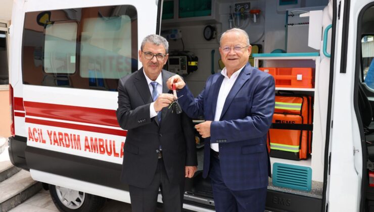 TAN TEKSTİL, PAÜ HASTANELERİNE İKİNCİ AMBULANSI BAĞIŞLADI