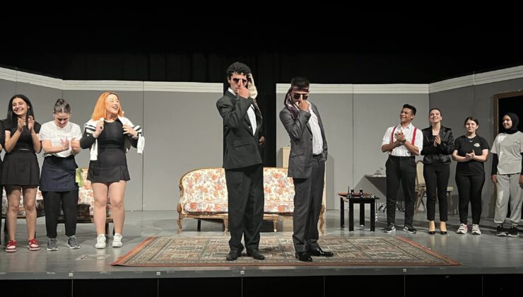 ÜÇ YÜZ OTUZ ÜÇ SAHNELENDİ