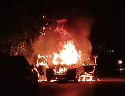 PARK HALİNDEKİ ARAÇ ALEV TOPUNA DÖNDÜ