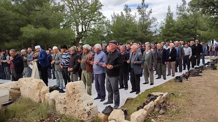 GÖZLER’ DE ELLER RAHMET İÇİN AÇILDI