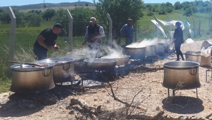 BİNLERCE KİŞİ TOKÇA HIDIRELLEZ YEMEĞİNDE BULUŞTU