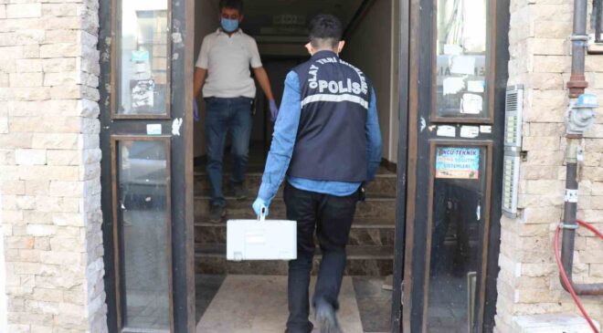 CESEDİ 3 GÜN SONRA ASANSÖR BOŞLUĞUNDA BULUNDU