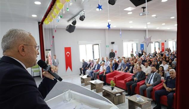 MİNİK YÜREKLERDEN YILSONU GÖSTERİSİ