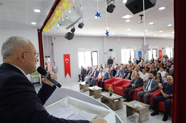 MİNİK YÜREKLERDEN YILSONU GÖSTERİSİ