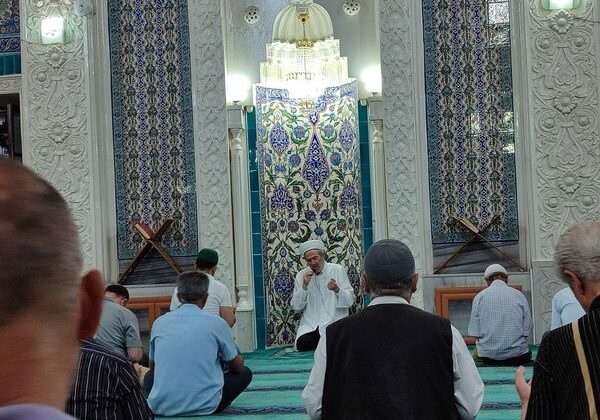 DELİKLİÇINAR YENİ CAMİİ’NDE SABAH NAMAZI BULUŞMASI