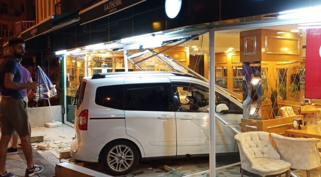 KONTROLDEN ÇIKAN TİCARİ ARAÇ TATLICIYA DALDI