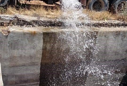 BEKİLLİ’DE VAHŞİ HAYVANLAR İÇİN GÖLETLERE SU TAKVİYESİ YAPILDI