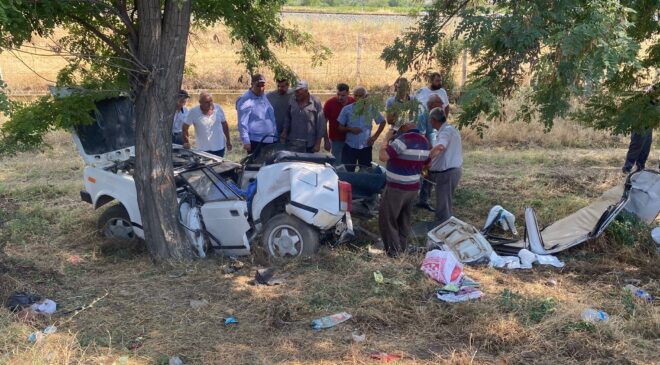 DENİZLİ’DE İKİ OTOMOBİL ÇARPIŞTI: 1 ÖLÜ, 1 YARALI