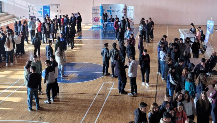 Denizli İŞKUR Öğrencilere Meslek Tanıtım Günü Etkinlikleri ile Destek Olmaya Devam Ediyor