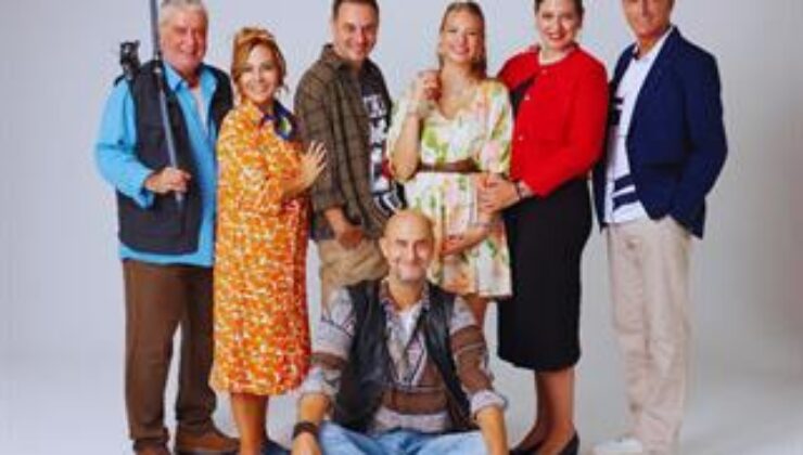 TİYATROKARE’NİN “ANNEM HEP DERDİ Kİ” KOMEDİSİ SOSYAL MEDYA DA DİKKATLERİ ÇEKİYOR.