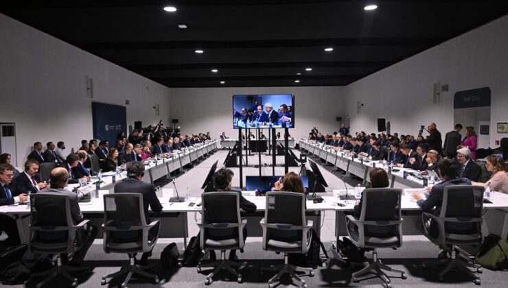 DEMİRYOLUNDA YÜZDE 35 YENİLENEBİLİR ENERJİ HEDEFİ 