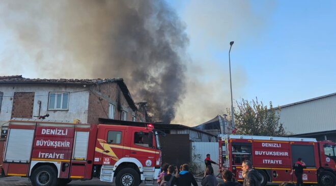 Denizli’de Terk Edilen Tabakhanede Yangın, Müdahale Sürüyor