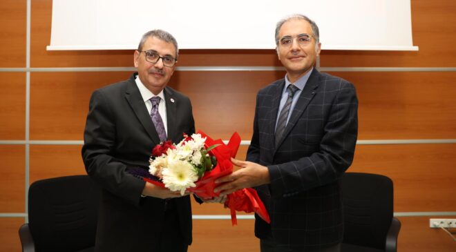 Liderler Konuşuyor Etkinliğinin İlk Konuğu Rektör Kutluhan Oldu 