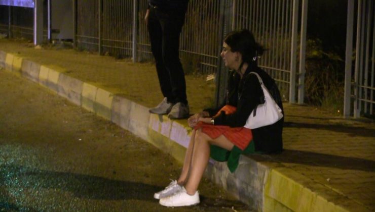 YANAN OTOMOBİLİNİ GÖZYAŞLARI İÇİNDE İZLEDİ