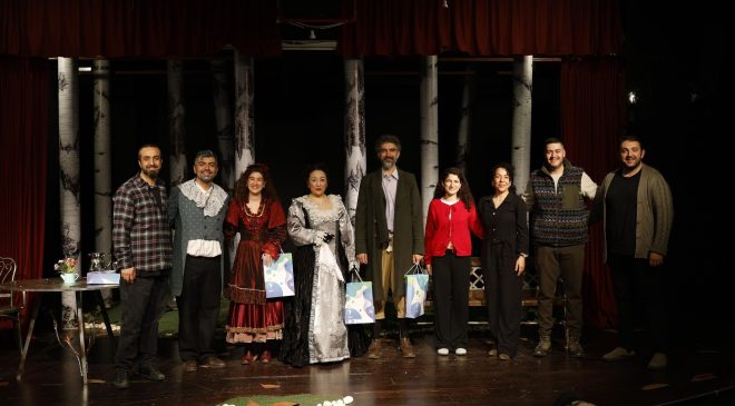 MERKEZEFENDİ KENT TİYATROSU’NUN YENİ OYUNU BÜYÜK BEĞENİ TOPLADI