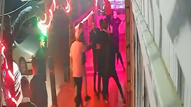 Eğlence merkezi çıkışında ölümlü kavga kamerada