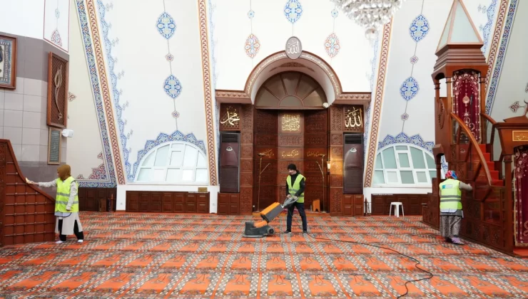KADIKÖY’DEKİ İBADETHANELERDE RAMAZAN AYI TEMİZLİĞİ