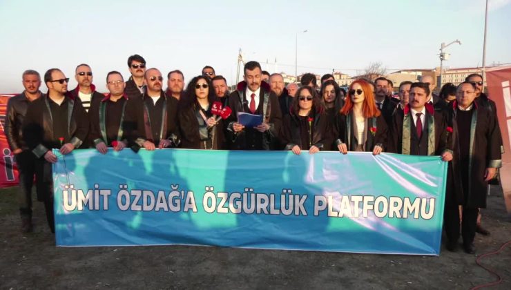 Ümit Özdağ’a Özgürlük Platformu, Silivri Cezaevi önünde basın açıklaması yaptı.